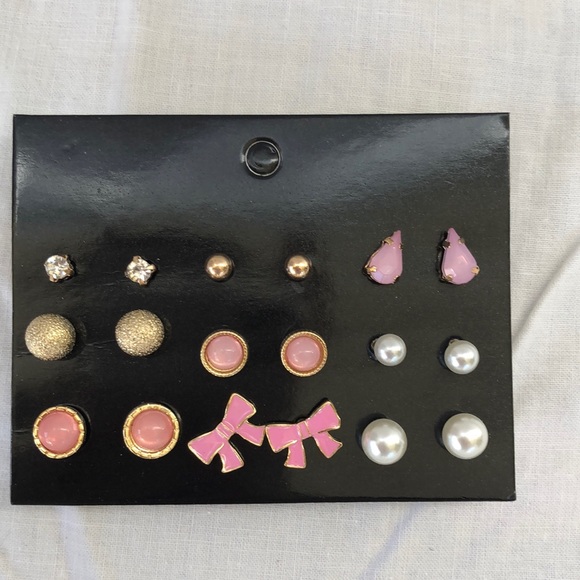 Pack of 9 Pairs of Earrings - Picture 2 of 3
